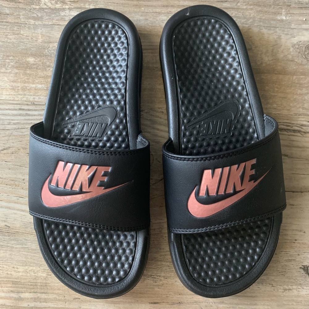 Nike Slides - Women’s size 6 (Like New)
